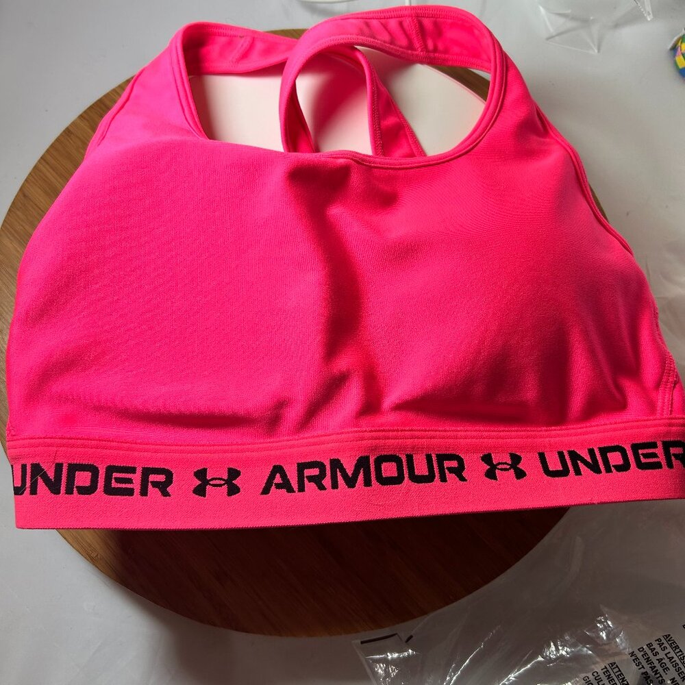 sports bra    small. nwt     PINK.           BLACK.   large.    nwt.   nike dry